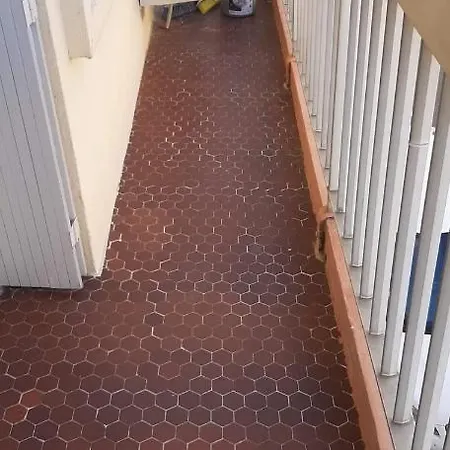 Beau Refait A Neuf Centre Avec Clim Balcon 纳博讷