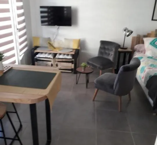 Beau Refait A Neuf Centre Avec Clim Balcon Narbonne